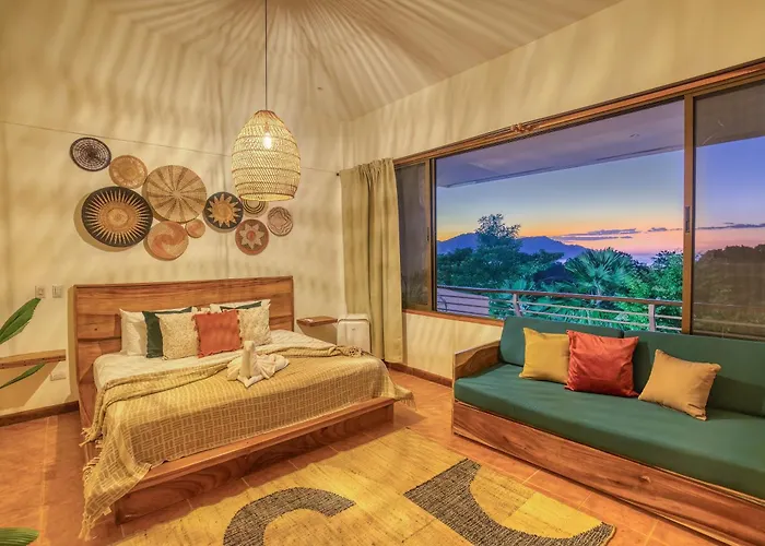 Walk To - Hot Tub - Pool - Comfort & Space Villa