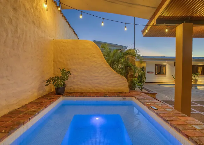 Walk To - Hot Tub - Pool - Comfort & Space Villa