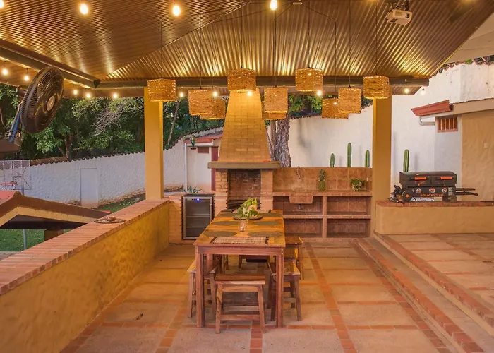 Villa Walk To - Hot Tub - Pool - Comfort & Space Coco