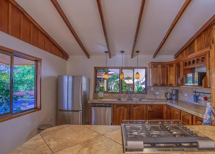 Walk To - Hot Tub - Pool - Comfort & Space * Coco