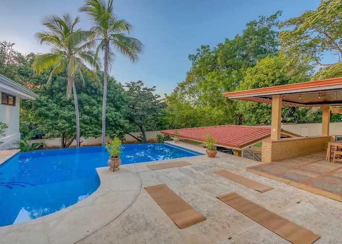 Walk To - Hot Tub - Pool - Comfort & Space Coco