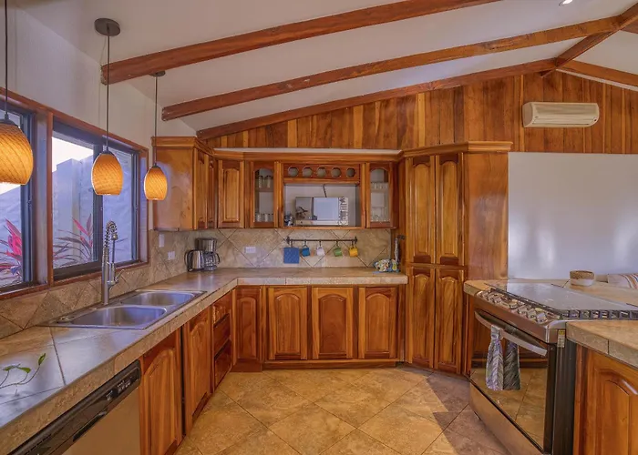 Villa Walk To - Hot Tub - Pool - Comfort & Space Coco