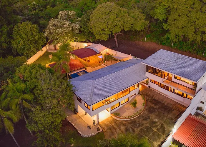 Villa Walk To - Hot Tub - Pool - Comfort & Space Coco