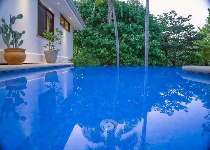 Walk To - Hot Tub - Pool - Comfort & Space Coco