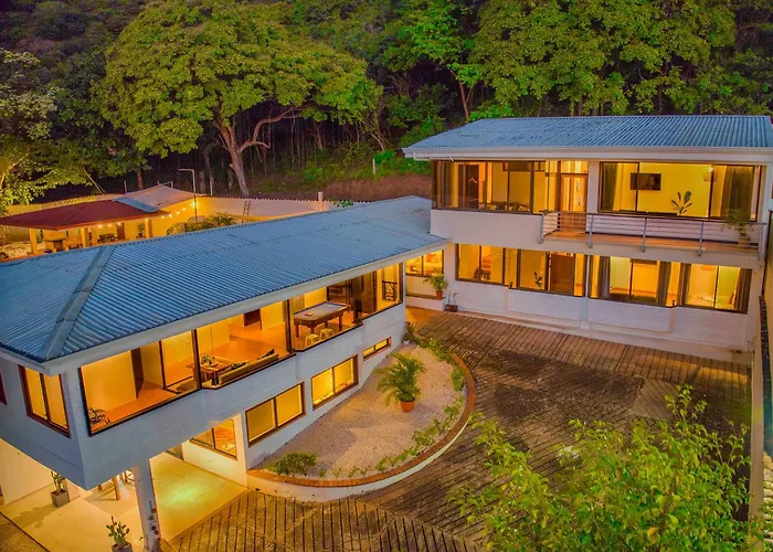Villa Walk To - Hot Tub - Pool - Comfort & Space Coco