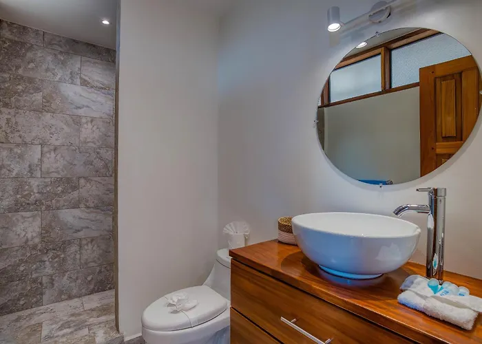 Villa Walk To - Hot Tub - Pool - Comfort & Space